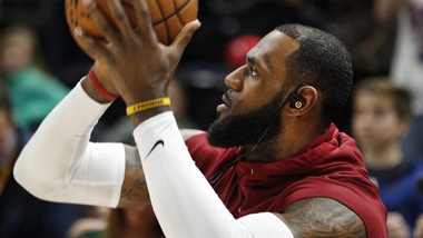 Espn: "LeBron James continuerà ad indossare il 23 per un altro anno"