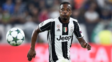 Evra shock: "In Francia molto razzismo. Noi neri messi in fondo al tavolo"