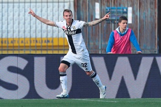 Serie A Parma, allenamento in gruppo per Rigoni e Sierralta