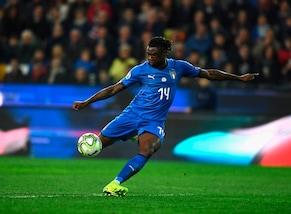 Italia, Kean da record: è il primo millennial a segno