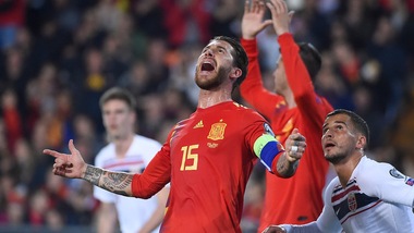 Spagna, Ramos salva i suoi. Vittoria sulla Norvegia di misura