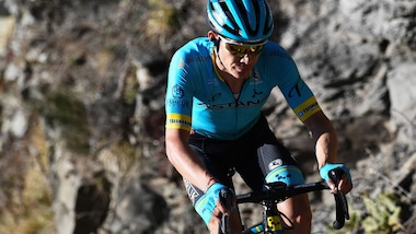 Ciclismo, Giro di Catalogna: Miguel Angel Lopez vince la quarta tappa