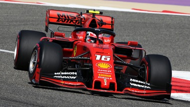 F1, Gp Bahrain: la Ferrari c'è, Leclerc e Vettel guidano prime libere