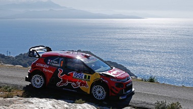 Rally Corsica: Ogier avanza, Evans in testa