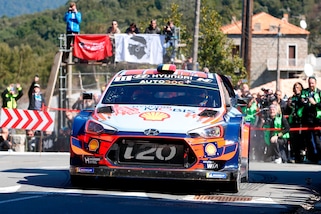 Rally Corsica: Neuville vince davanti a Ogier