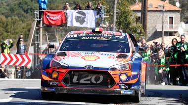 Rally Corsica: Neuville vince davanti a Ogier