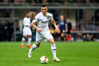 Bundesliga: l'Eintracht batte lo Stoccarda, lo Schalke 04 respira