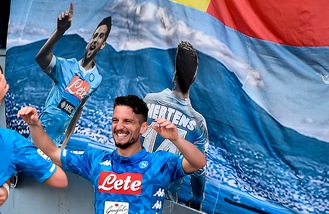 Napoli, terapie per Mertens: leggera contusione alla tibia