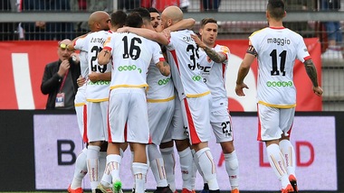 Serie B Perugia-Benevento 2-4. Bucchi aggancia il Palermo