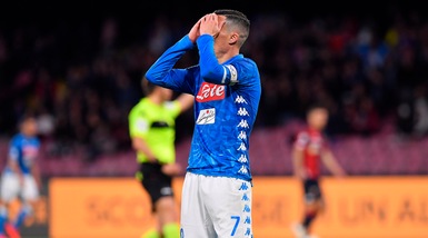 Napoli-Genoa 1-1: Juventus a un punto dallo scudetto