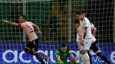 Barbera in festa con Nestorovski: e il Palermo vola