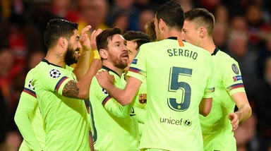 Manchester United-Barcellona 0-1: decide l'autogol di Shaw