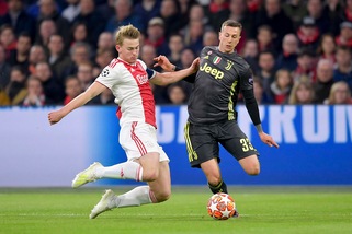 Juve, De Ligt strega tutti. Paratici: «È bravo»