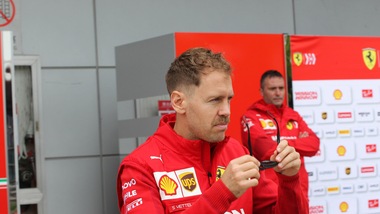F1 Ferrari, Vettel: «Podio rosso nel Gp in Cina»