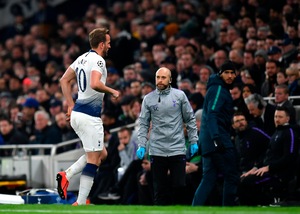 Tottenham, tegola Kane: lesione ai legamenti della caviglia