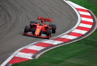 F1, Gp Cina: prime libere a Vettel, Hamilton secondo