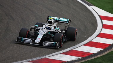 F1, Gp Cina: Bottas vola nelle seconde libere, Vettel 2°