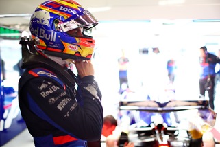 F1 Gp Cina, incidente per Albon: è illeso