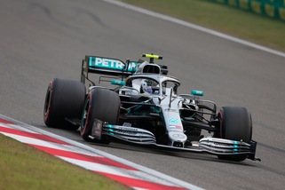 F1, Gp Cina: Bottas primo sulla griglia di partenza
