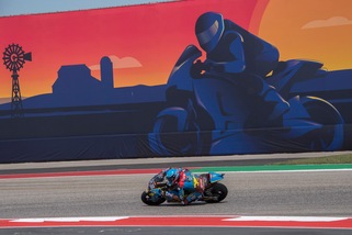 MotoGp Austin: Marquez primo in griglia di partenza, Rossi 2°