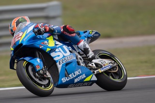 MotoGp Austin: vince Rins davanti a Rossi, Marquez si ritira