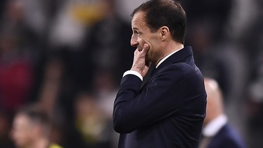 Juventus, tra i tifosi impazza l'hashtag #Allegriout