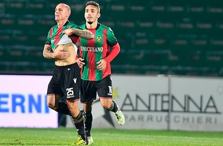 Calciomercato Ternana, rinnovo fino al 2021 per Defendi