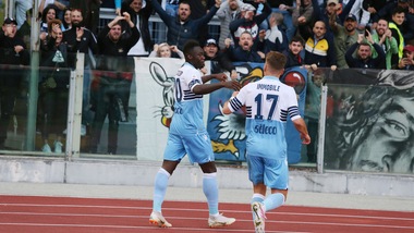 Lazio, Caicedo-Immobile: che abbracci sotto la curva dopo il gol
