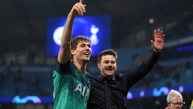 Spettacolo a Manchester, vince il City 4-3 ma passa il Tottenham: gol qualificazione di Llorente