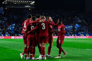 Champions League: show Liverpool a Oporto. Salah e compagni calano il poker