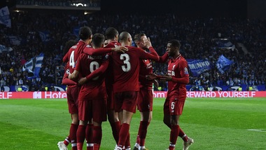 Champions League: show Liverpool a Oporto. Salah e compagni calano il poker