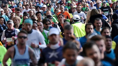 Running, Joan Benoit Samuelson torna a Boston quarant'anni dopo