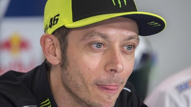 MotoGp Yamaha, Rossi: «C'è anche Rins per il titolo»