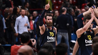 Basket, Eurolega amara per Hackett e Datome: Cska e Fenerbahce ko