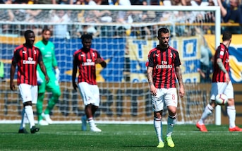 Milan fuori dall'Europa, il club: "Accettiamo la decisione, torneremo ai vertici"