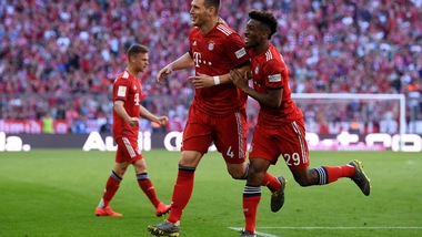 Bundesliga: vince il Bayern, ma che fatica! Show dell'Augusta