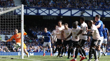 Dov'è finito lo United? L'Everton ne fa quattro!