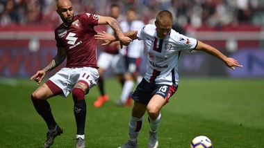 Serie A Cagliari, si ferma Klavan: trauma al ginocchio destro