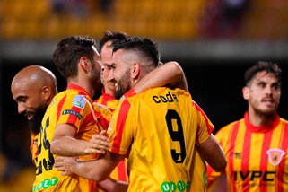 Serie B Benevento-Cosenza, gol e spettacolo al Vigorito: 4-2
