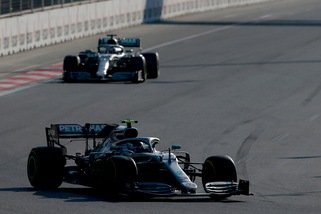 F1, Mercedes imbattibile anche in quota