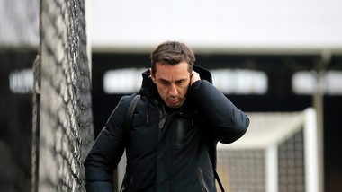 United, la sicurezza non fa entrare Gary Neville: «Non mi avevano riconosciuto»