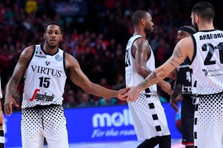 Basket, la Virtus Bologna vola in finale di Champions League