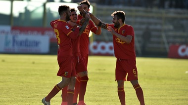 Serie C, il Catanzaro mette al sicuro il terzo posto: 6-3 al Trapani