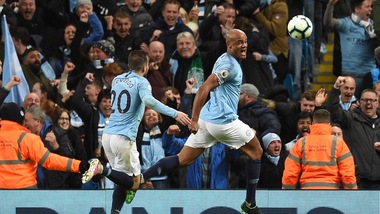 Premier League: il City vince soffrendo contro il Leicester e torna primo