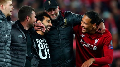Liverpool, serata storica: festa in campo con Salah!