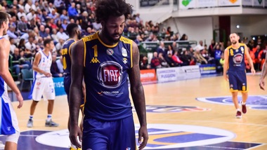 Basket, otto punti di penalità all'Auxilium Torino: addio Serie A