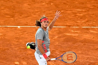 Tennis, sarà Tsitsipas-Djokovic la finale di Madrid