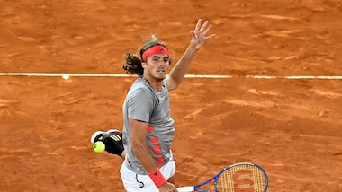 Tennis, sarà Tsitsipas-Djokovic la finale di Madrid