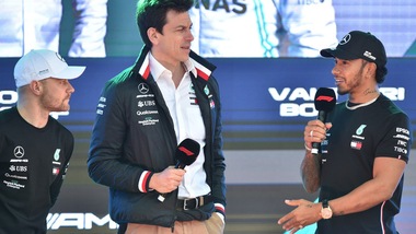 F1 Mercedes, Wolff: «Hamilton in Ferrari? Ne abbiamo parlato»