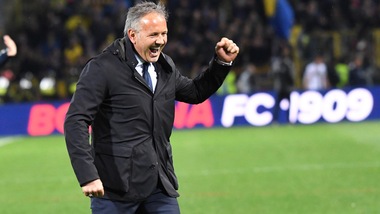 Serie A Bologna, Mihajlovic: «Bello quando lo stadio ti chiede di rimanere»